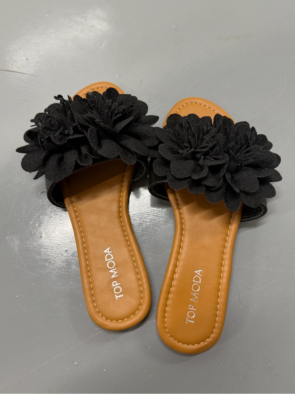 Top Moda Women’s Black Floral Slide Sandals